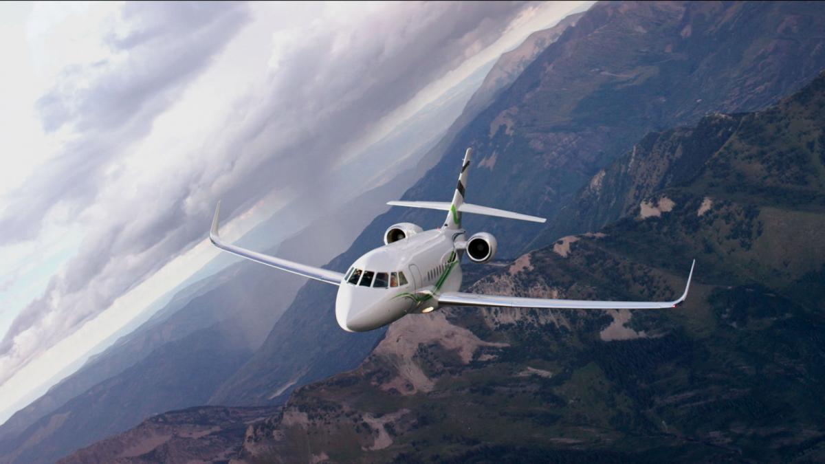 Dassault Falcon 2000S cabin interior for Philadelphia charter