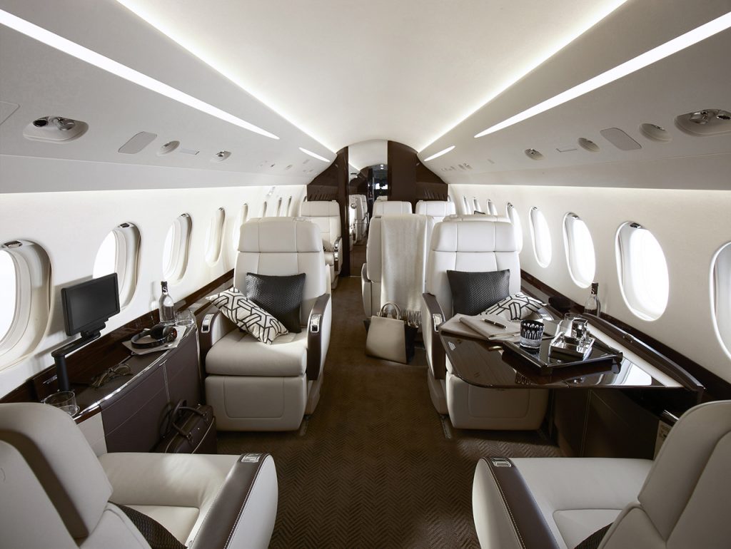 Dassault Falcon 2000LXS exterior for Philadelphia jet charter
