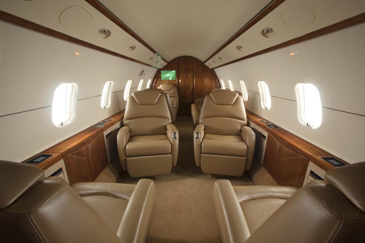 Challenger 300 cabin interior for Philadelphia charter